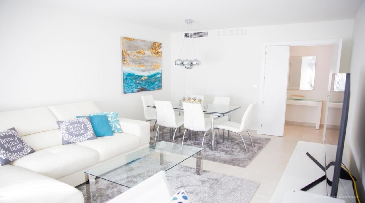 Lovely Apartment Centrally Located In エステポナ エクステリア 写真
