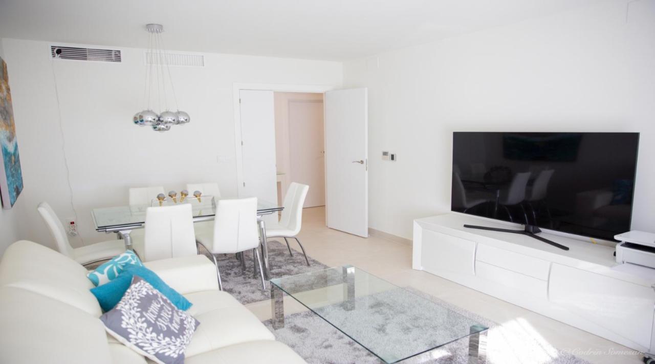 Lovely Apartment Centrally Located In エステポナ エクステリア 写真