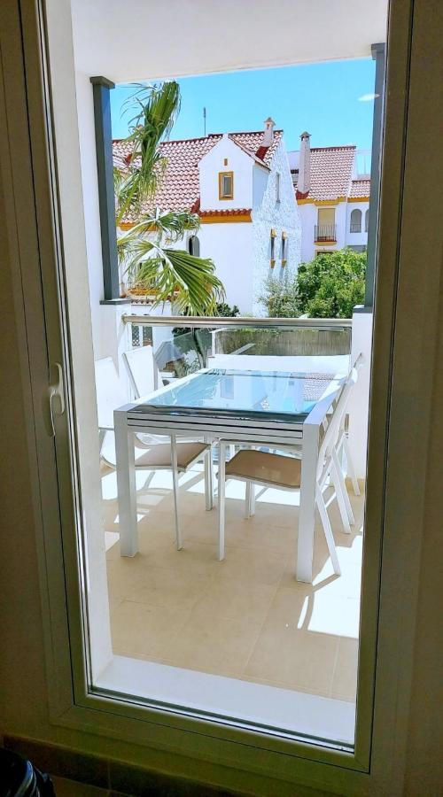 Lovely Apartment Centrally Located In エステポナ エクステリア 写真