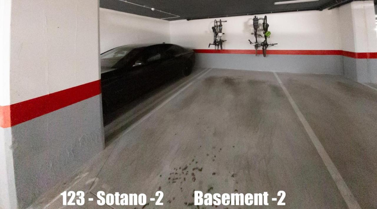 Lovely Apartment Centrally Located In エステポナ エクステリア 写真